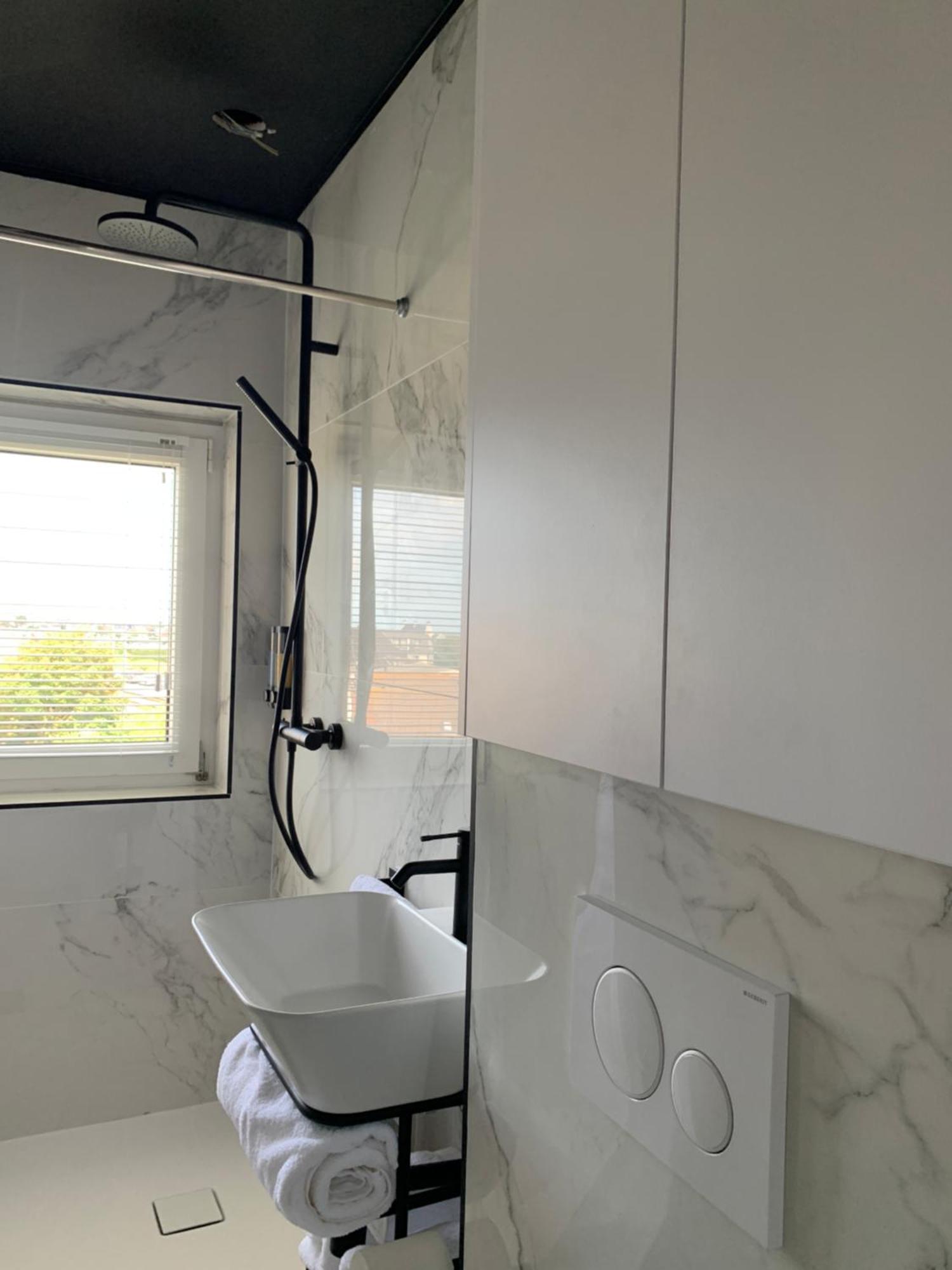 Bed & Breakfast Maison Noire Westende-Bad Incl Parking & Ontbijt Middelkerke Esterno foto